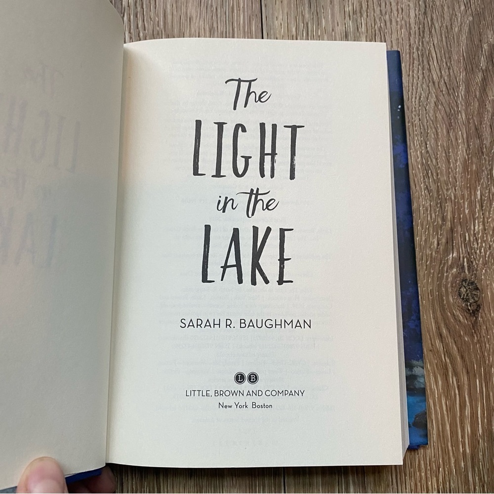 NEW KIDS BOOK : A Light In the Lake by Sarah R. Baughman - Picture 2 of 7